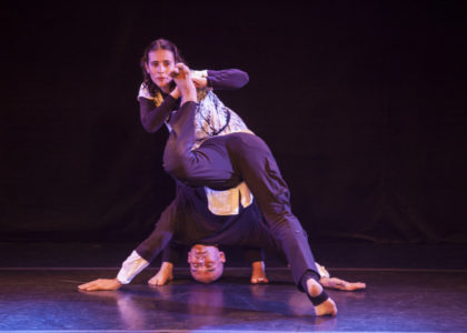 Apresentação do Grupo Dança Sem Fronteiras no Teatro Sérgio Cardoso, SP
